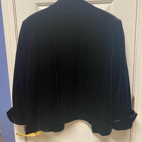 Tahari Black Velvet Blazer Jacket Long Sleeve Size 18 - Picture 4 of 6